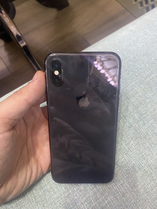 Продам iphone x.