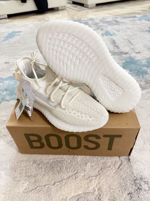 Yeezy 350 V2 Bone