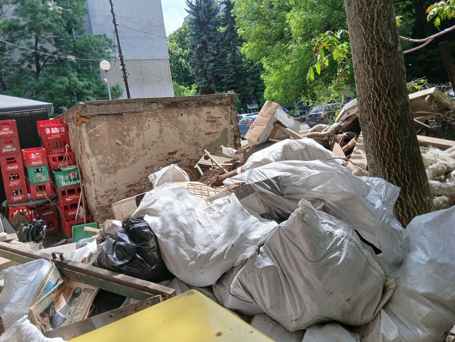 Кърти чисти извозва