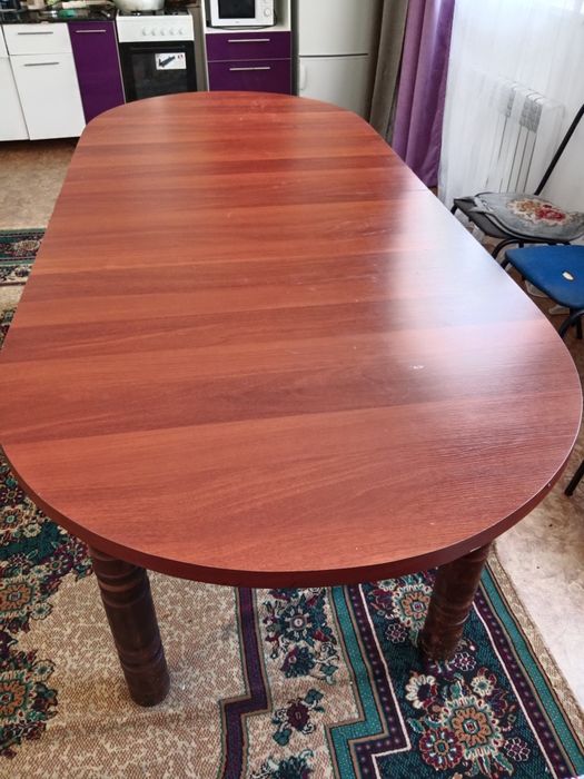 Срочно продам стол