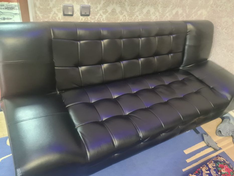 Продается кожанный диван