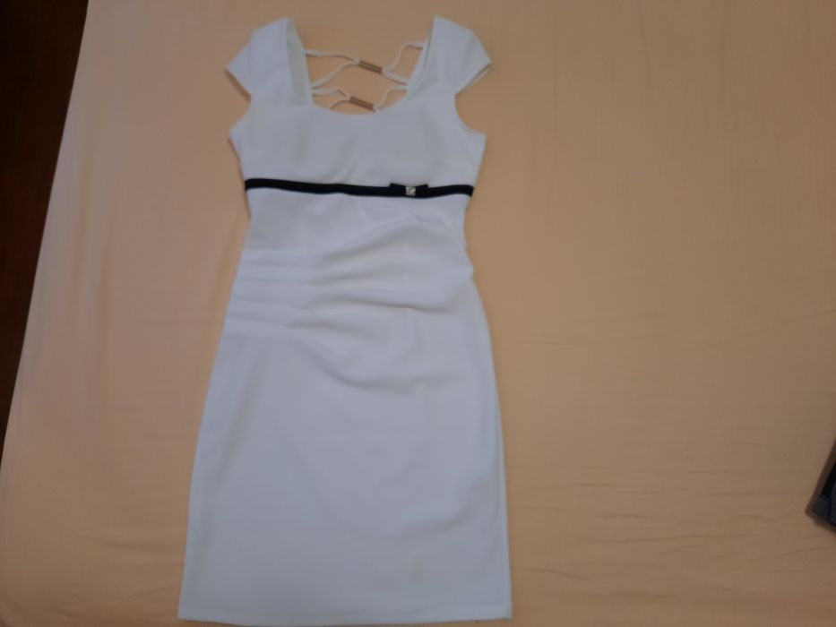 Дамска бяла рокля