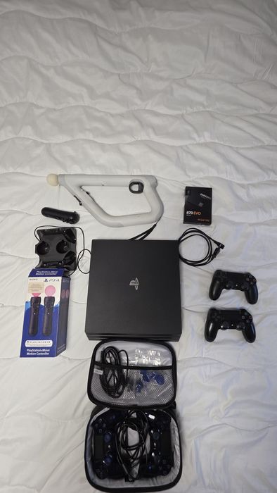 PS4 Pro 1TB SSD Samsung 870 EVO + 4 controllere + PS Move + Aim Controller | Schimb Xbox Series S/X