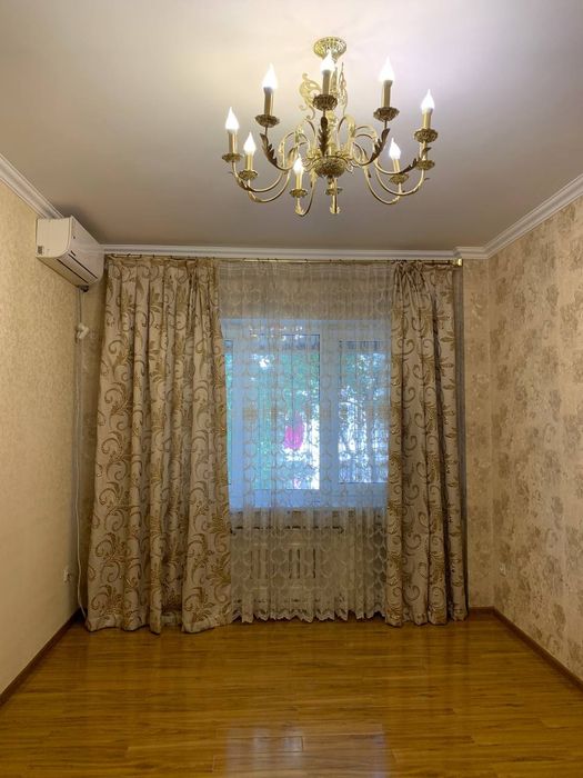 Yunusobod 15 kvartal Orentir Baraka market 5/2/5 uy ipotekaga sotiladi