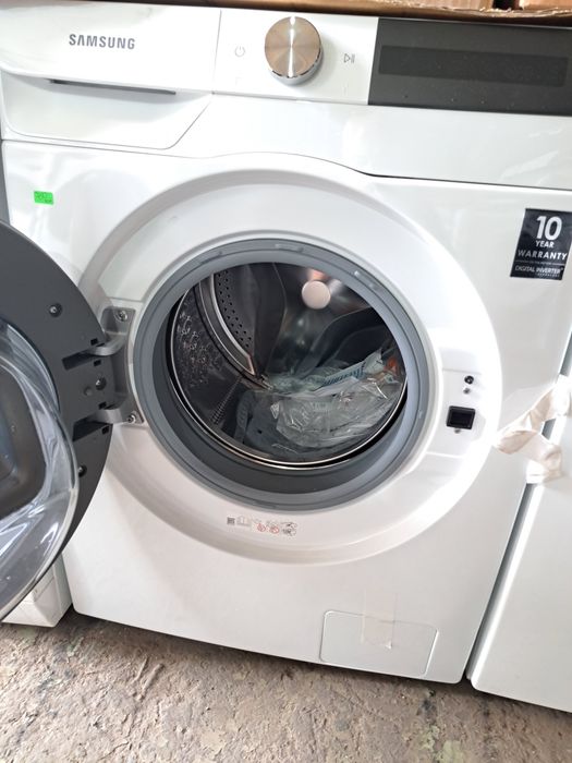 Нова 8 кг инверторна пералня SAMSUNG QuickDrive 7000-serie WW8T754