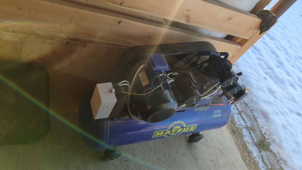 Воздушный компрессор 3х фазный