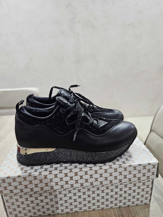 Дамски обувки номер 37