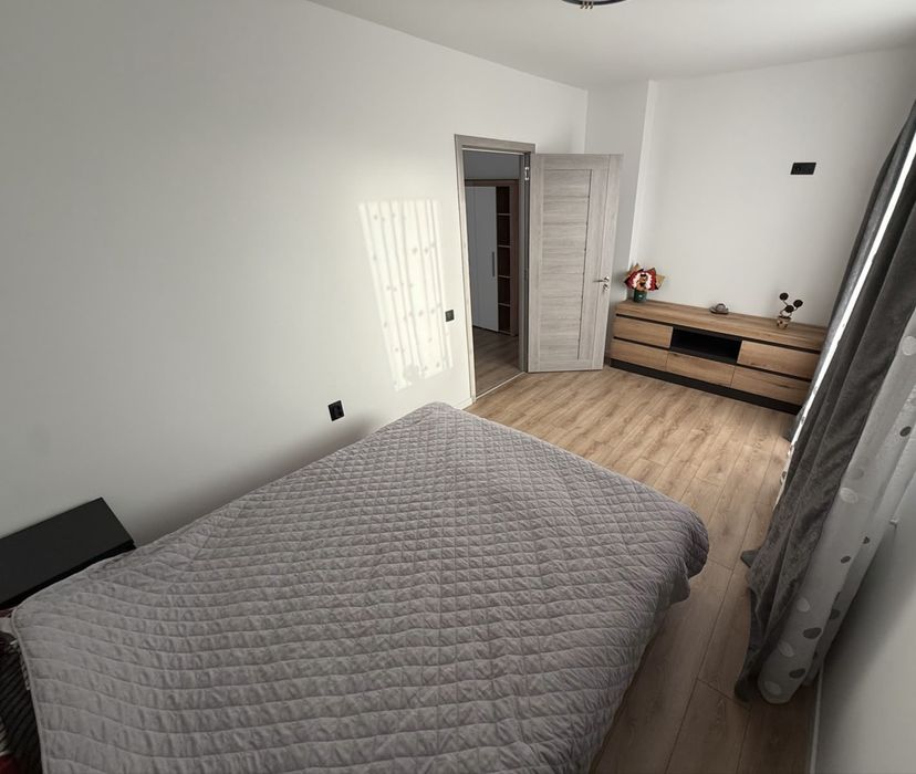Inchiriez apartament cu 2 camere