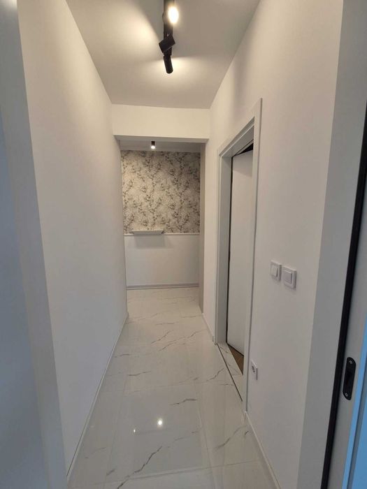 Продава се Тристаен апартамент в Варна, Възраждане 1 - 105 кв.м за 2085 €/кв.м - Снимка #1