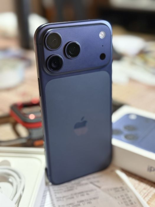 Iphone 17 Pro  Max Deep Blue 256! Като Нов!!! Гаранция!