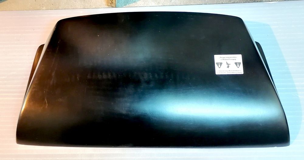 Въздуховод / Въздухозаборник за преден капак