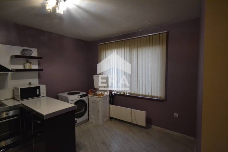 Продава се Тристаен апартамент в Хасково, Център - 100 кв.м за 1377 €/кв.м - Снимка #11