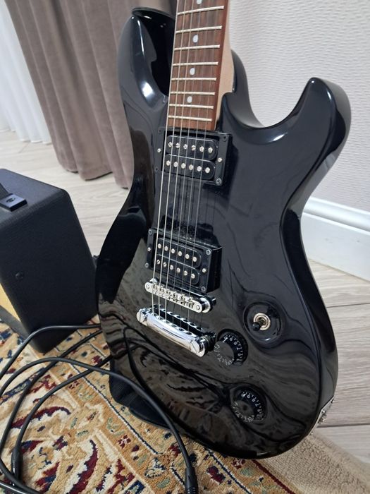 Электрогитара  продам или обменяю.