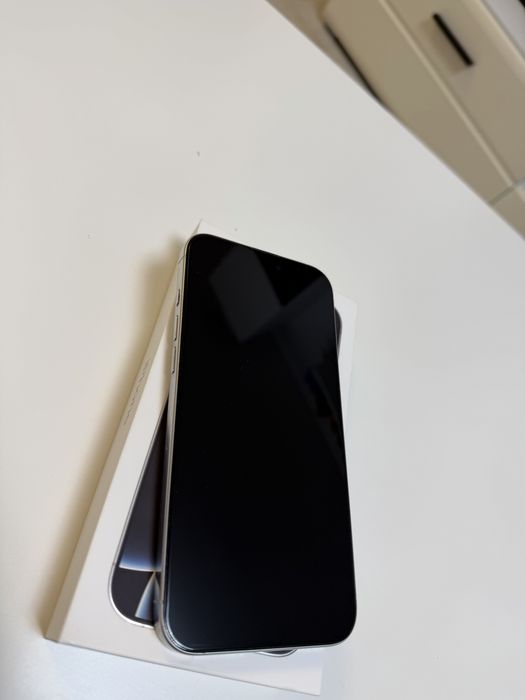 iPhone 16 Pro Max 256GB  White