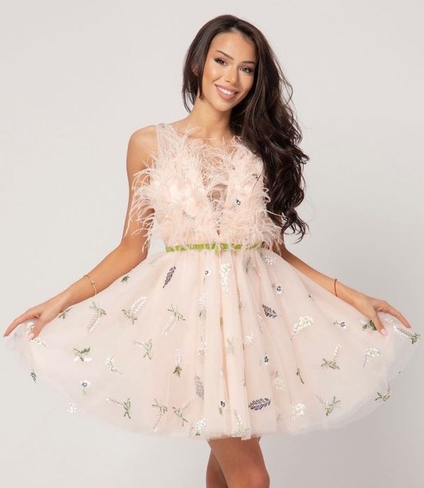 Бална/Сватбева официална рокля Junona с бродерии и естествени пера