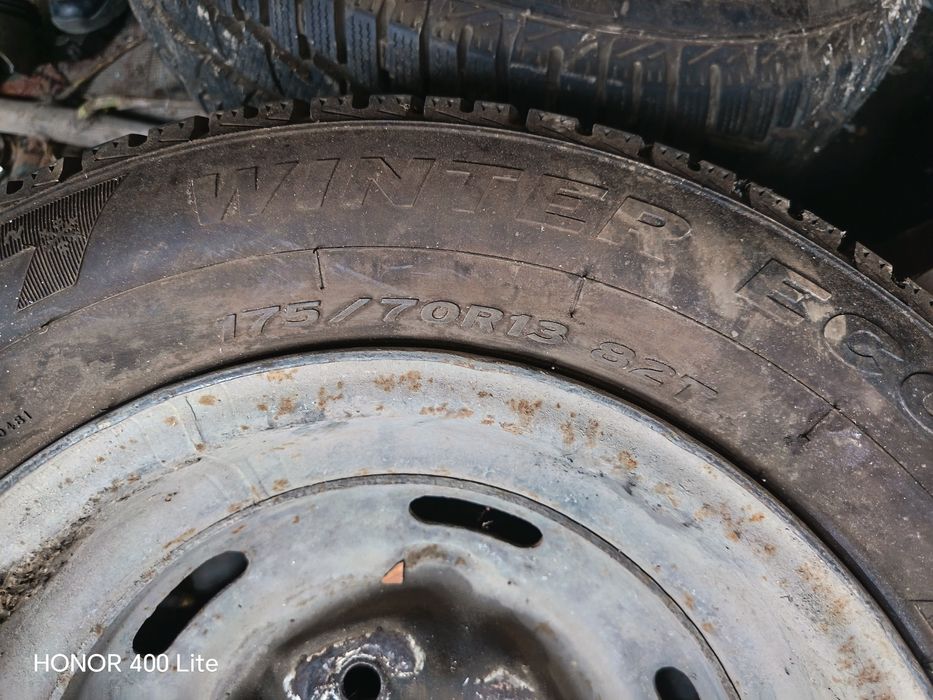 Продам комплект резины