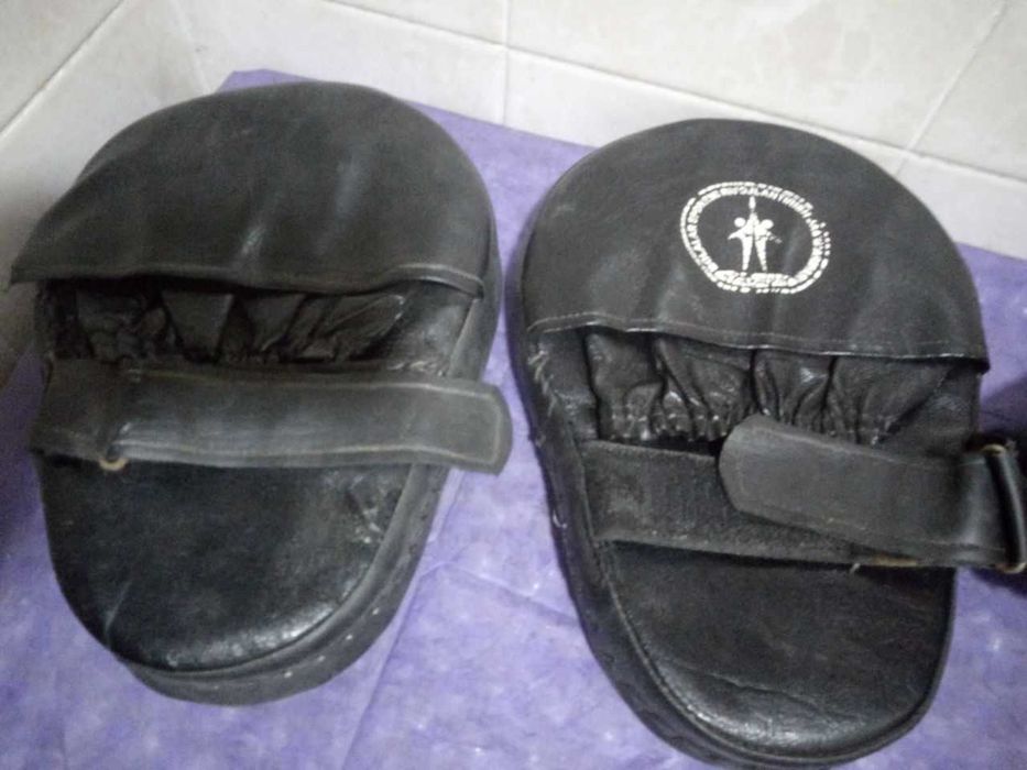 боксерские перчатки, лапа, щечки и другое