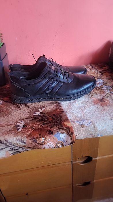 Pantofi cu șireturi pt băieți