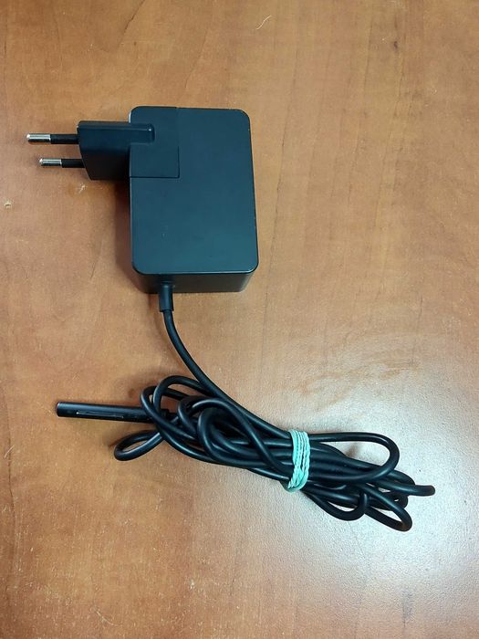 Incarcator original Microsoft Surface Go 24W 15V 1.6A model 1736