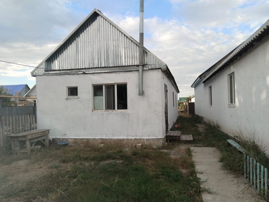 Продам дам на дачном участке
