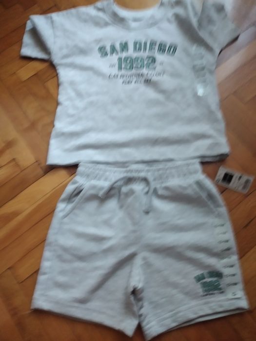 Set pantalon scurt si tricou NOU pt copii