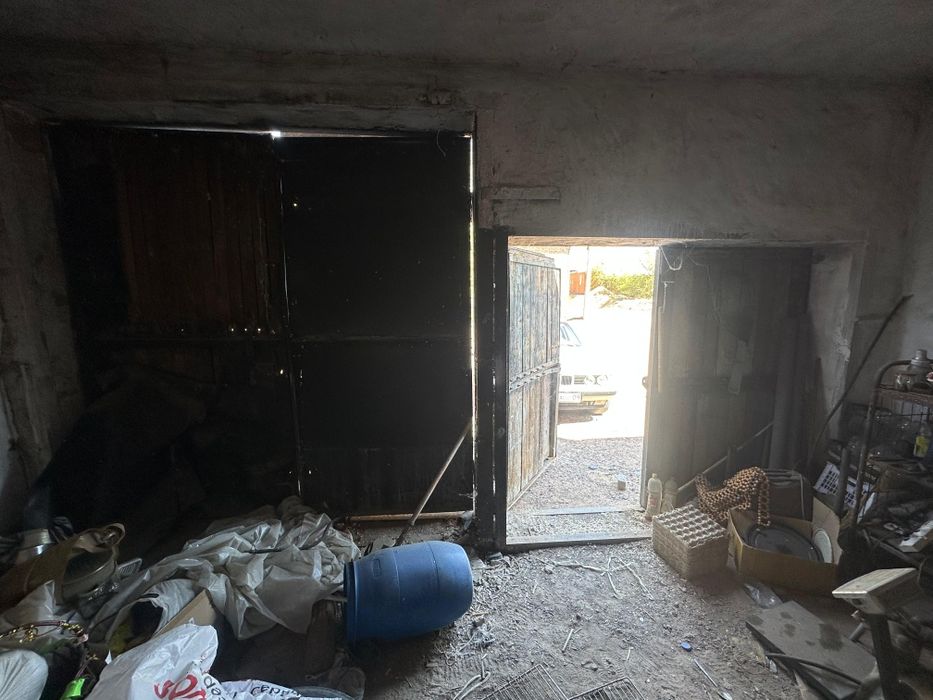 Продам Гараж под две машины.