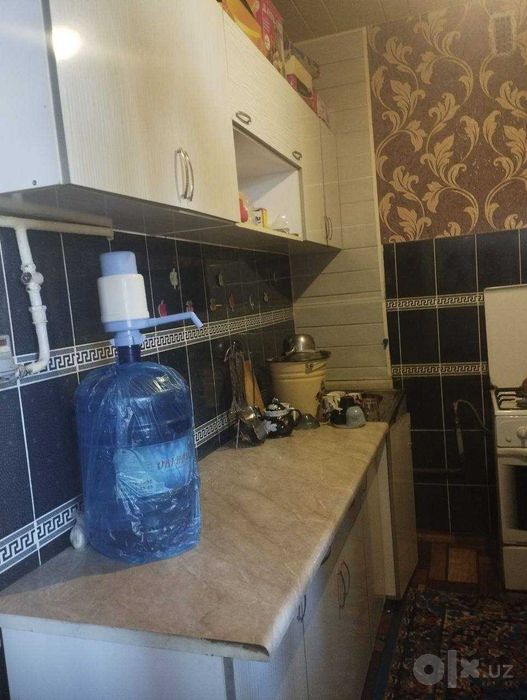 Navoiy shaxarda 2 xonali uy srochno sotiladi!!!mebellari bilan