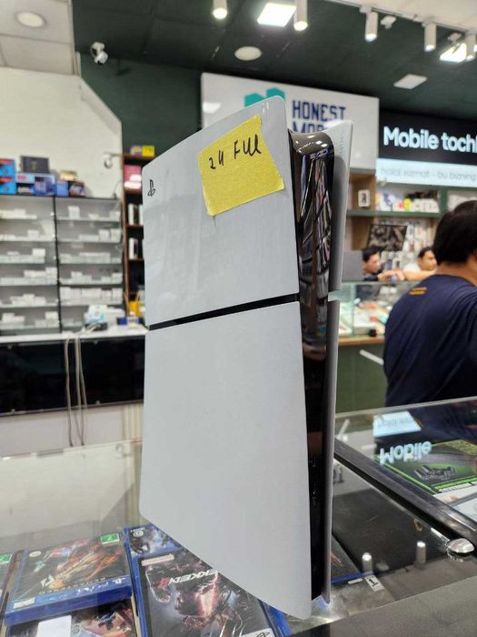 PlayStation 5 Slim — 1TB