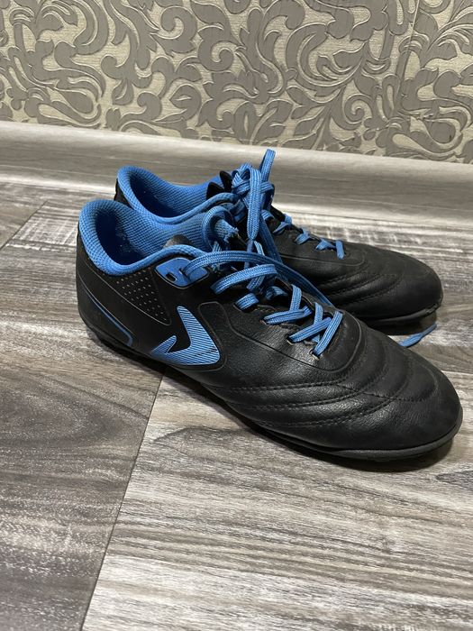 Продаю сороконожки и бутсы