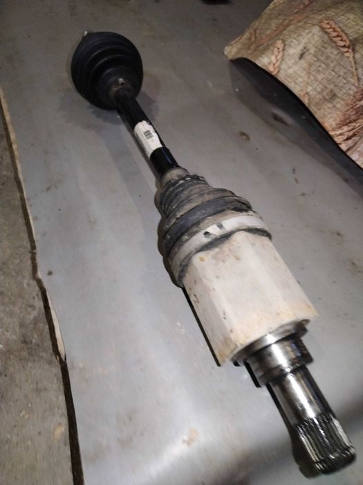 Полуоска за Х5 Е70