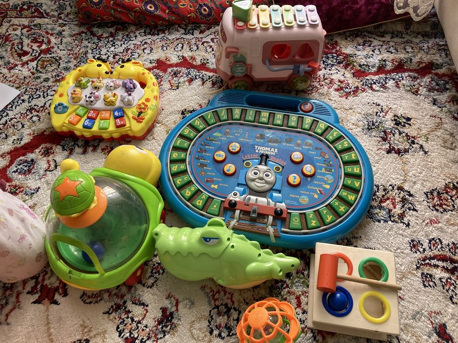 Детский коврик плюс игрушки