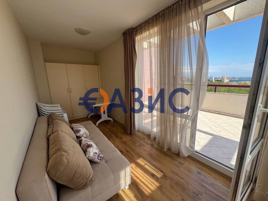 Видов апартамент с 2 спални и голяма тераса в" Кабана Бийч Клуб",