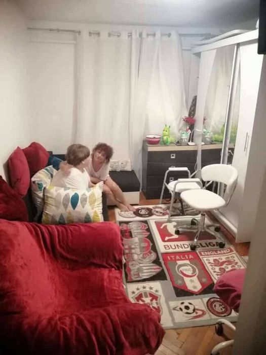 Închiriez apartament cu două camere zona Tomis Nord , recent renovat și mobilat. Fără animale de companie. Zonă liniștită