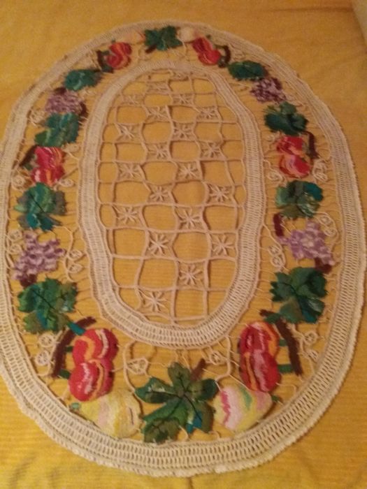 Mileuri macrame și gherghef,costume croșetate,stergare