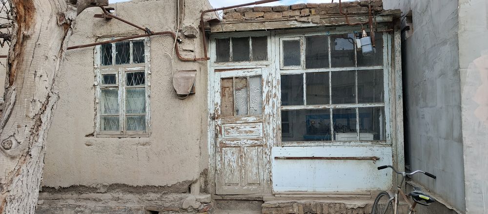 Продаю дом в общем дворе