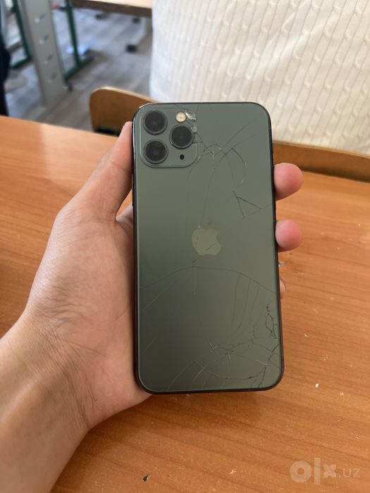 iPhone 11 Pro —  все работает 240$