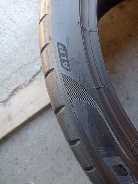 2 anvelope de vara Pirelli 325/30 R23 dot 2420