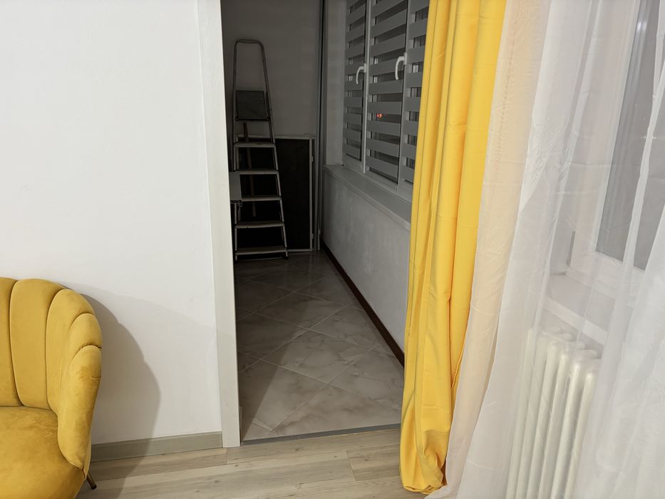 Apartament 4 Camere Utilat Mobilat Etaj 3 Zona Piata Centrala