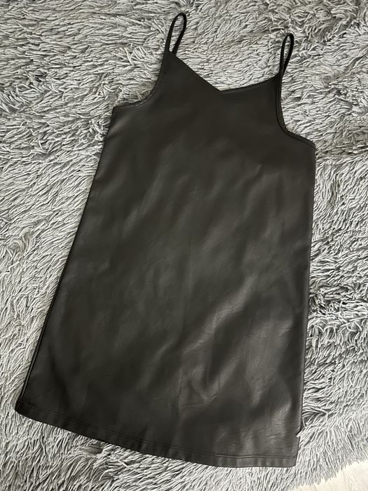 Платье из лёгкой кожы на рост 146