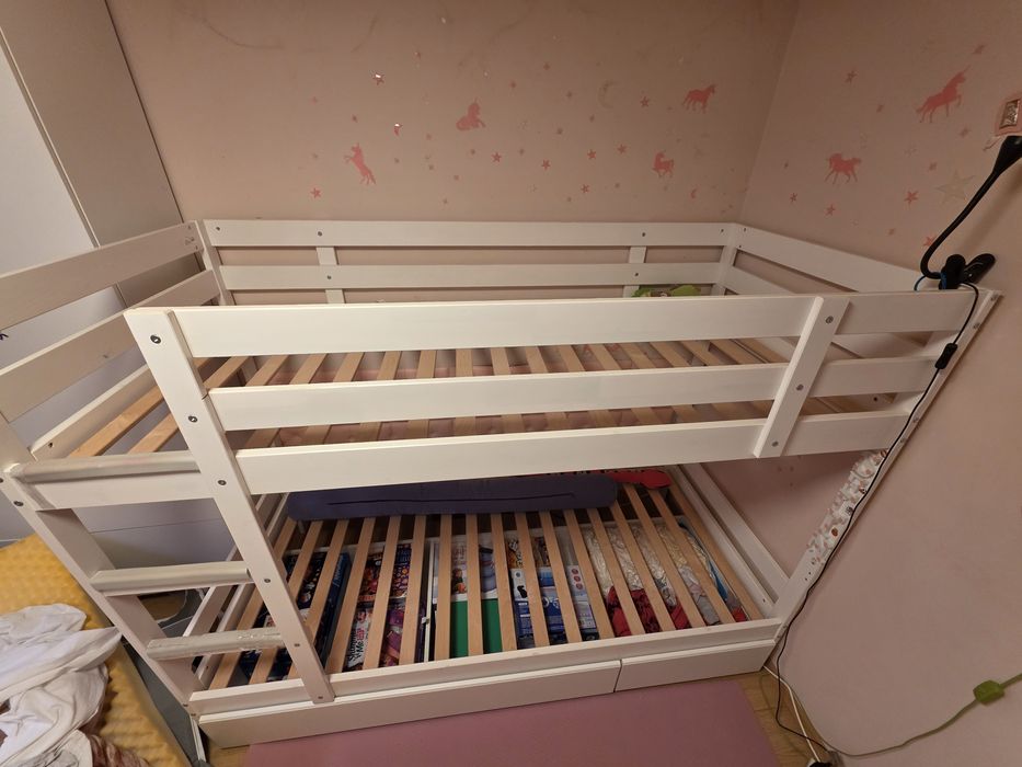 Pat etajat cu sertare si saltele - Ikea