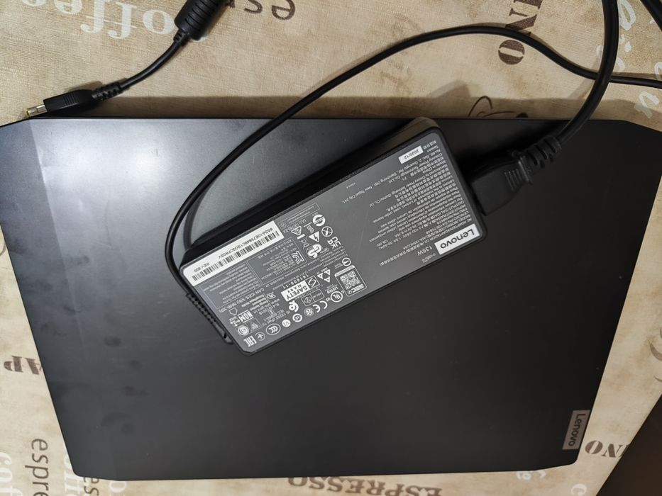 Vând laptop Lenovo ideapad Gaming 3