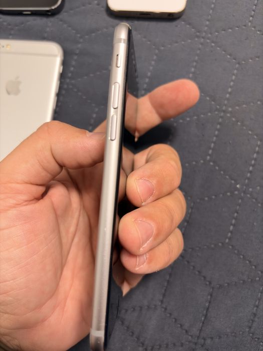 Vand iphone-uri (5S gold, 6 3buc)