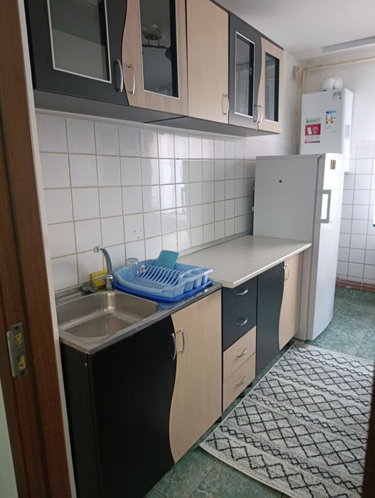 Inchiriez apartament