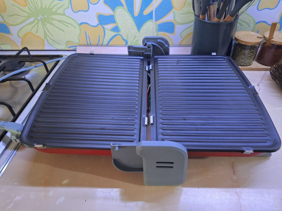 Электрогриль Sinbo SSM 2536, красный