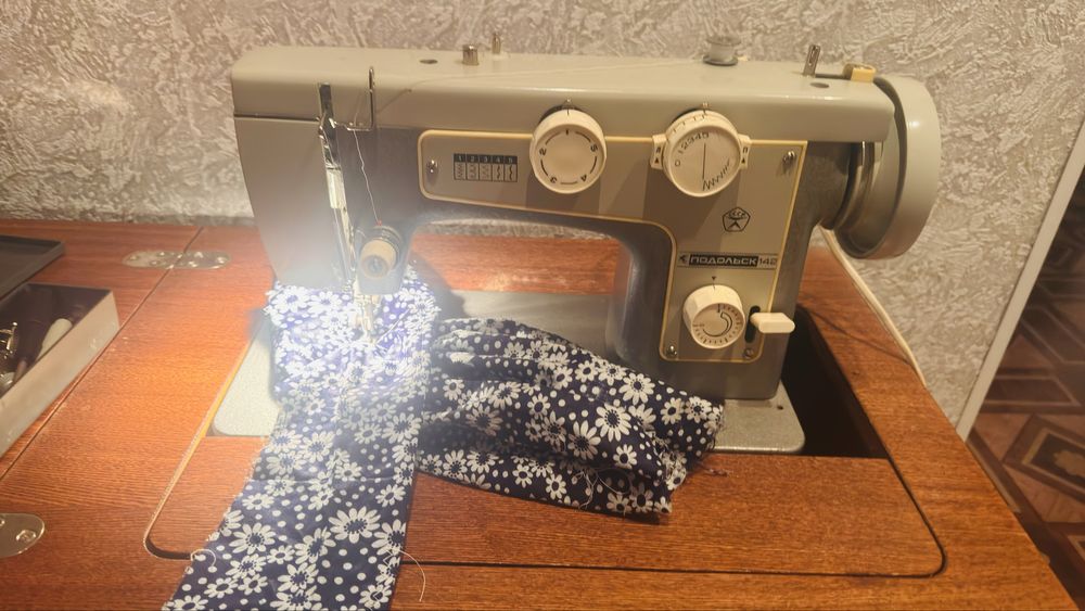 Швейная машина подольск 142