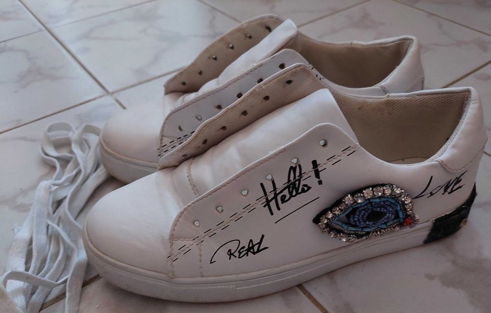 Детски бели кожени обувки с връзки