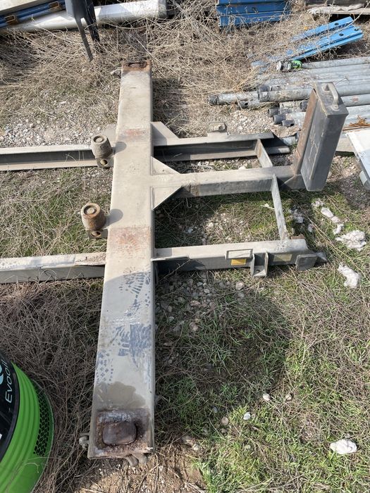 Контейнеровоз платформа подрамник фитинг