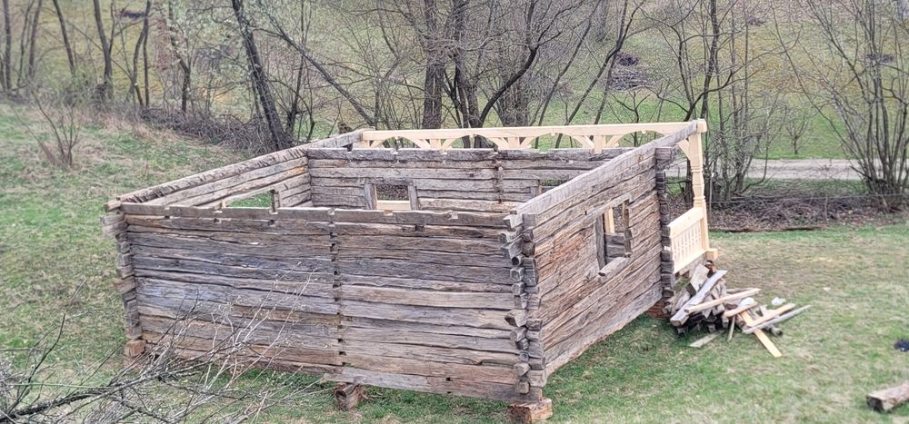 Casa veche  din stejar vechi recuperat