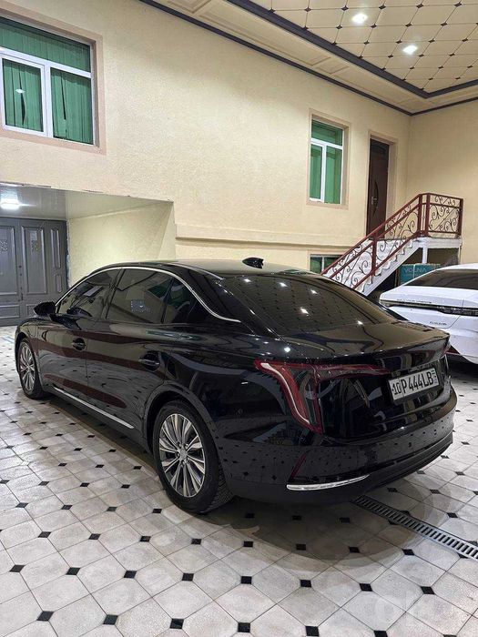 Hongqi EQM5 450km