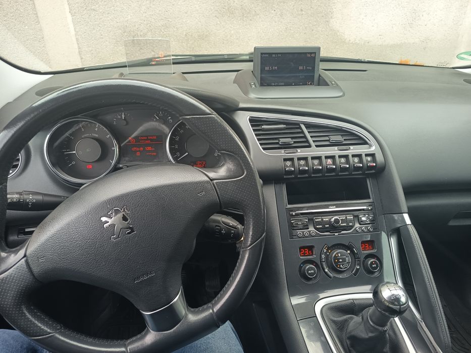 3008 HDi • Full options: piele, HUD, ESP, Bluetooth, frână automată